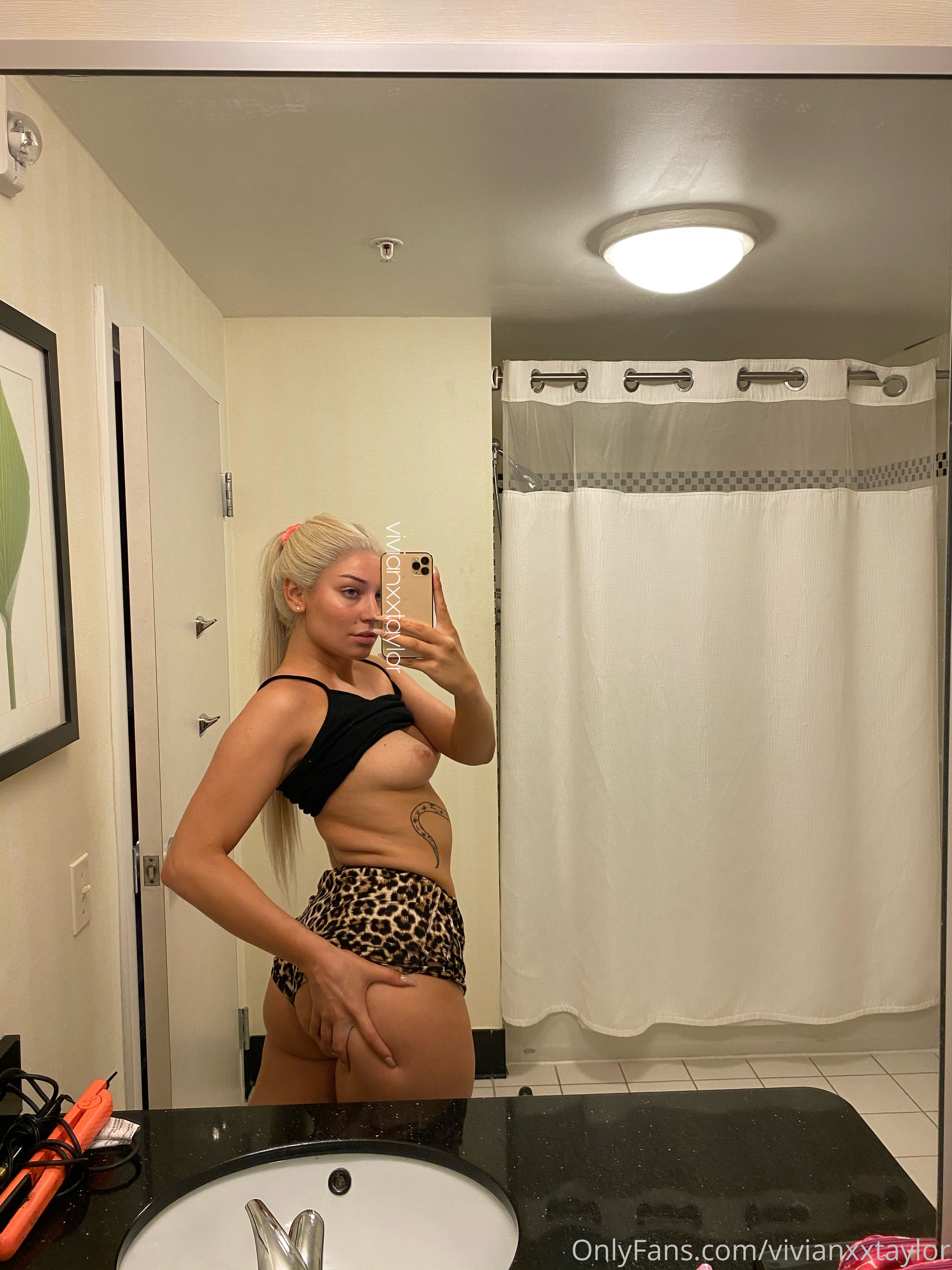 Vivian Taylor Onlyfans Leaked 0016