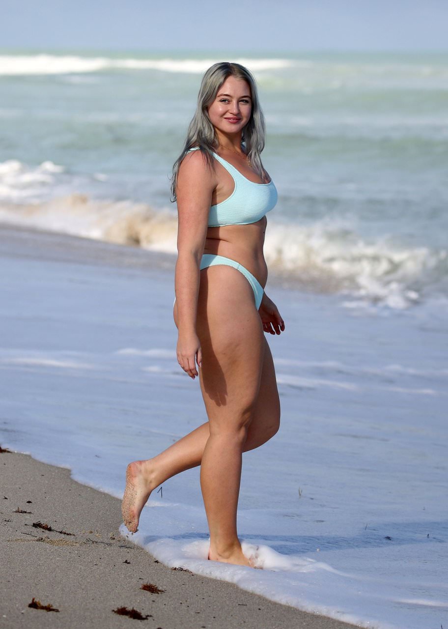 Iskra Lawrence Sexy 16 2