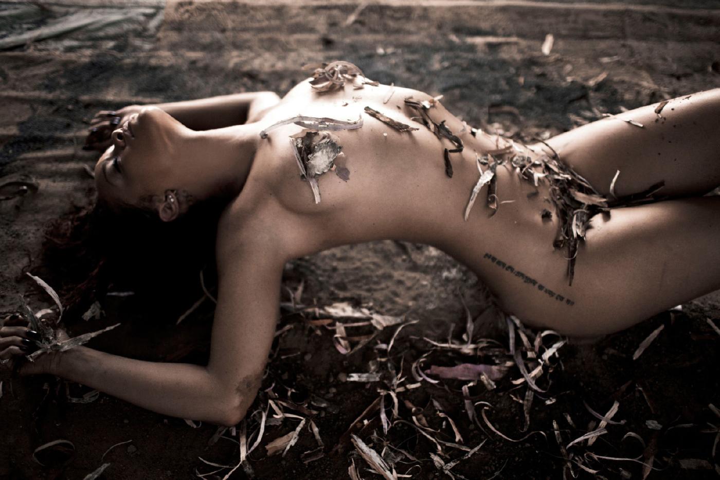 Rihanna Naked Beach Photoshoot Set Leaked