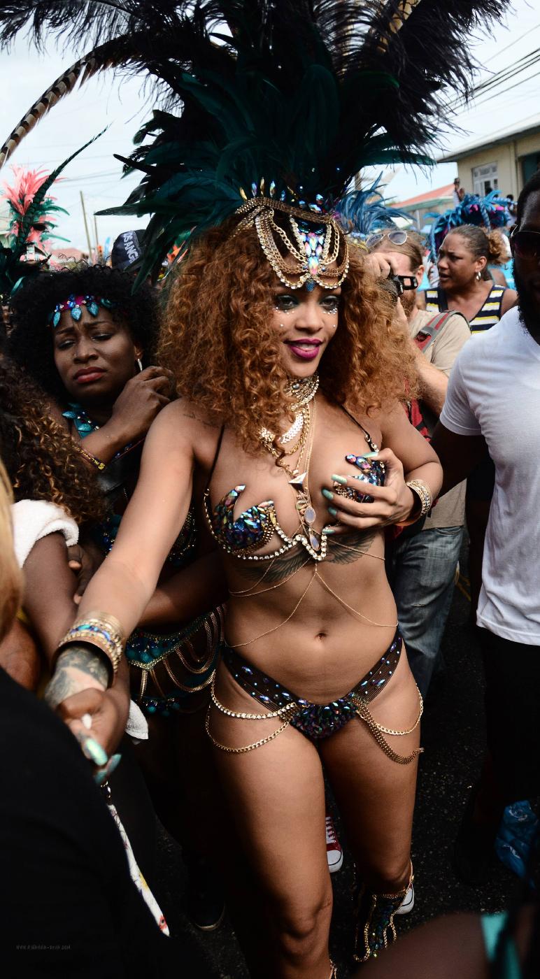Rihanna Nip Slip Public Bikini Festival Photos Leaked 40
