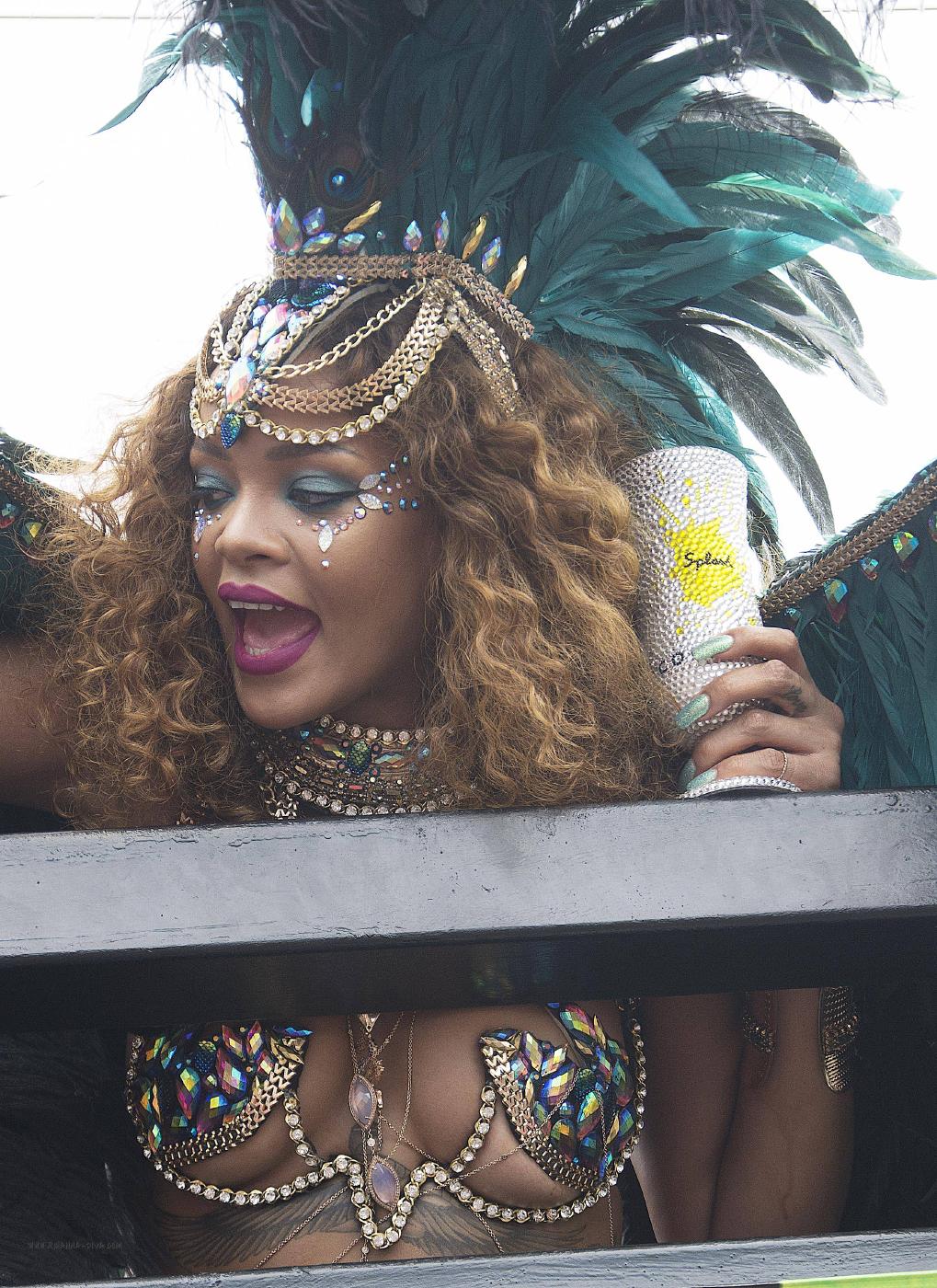 Rihanna Nip Slip Public Bikini Festival Photos Leaked 41