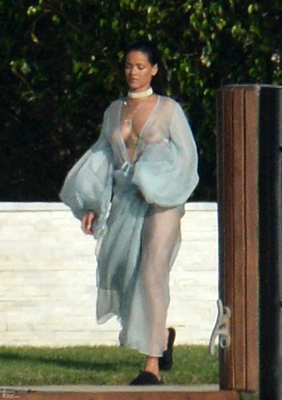 Rihanna Sexy Bikini Robe Nipple Slip Photos Leaked 7