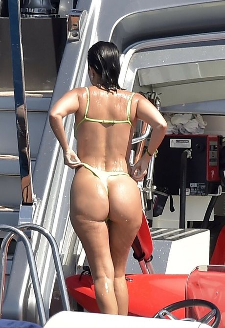 Kourtney Kardashian nude leaked OnlyFans photo #713